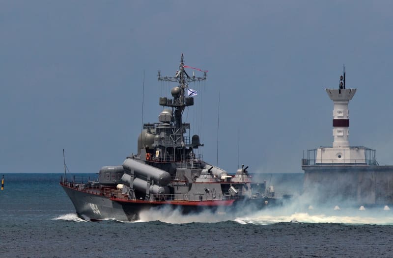 ロシア軍艦撃沈「甚大な損害」　ウクライナ海軍主張