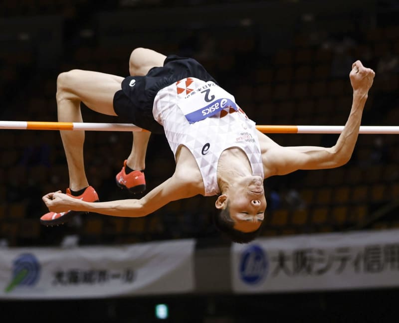 男子走り高跳び、衛藤昂が優勝　陸上の日本室内選手権