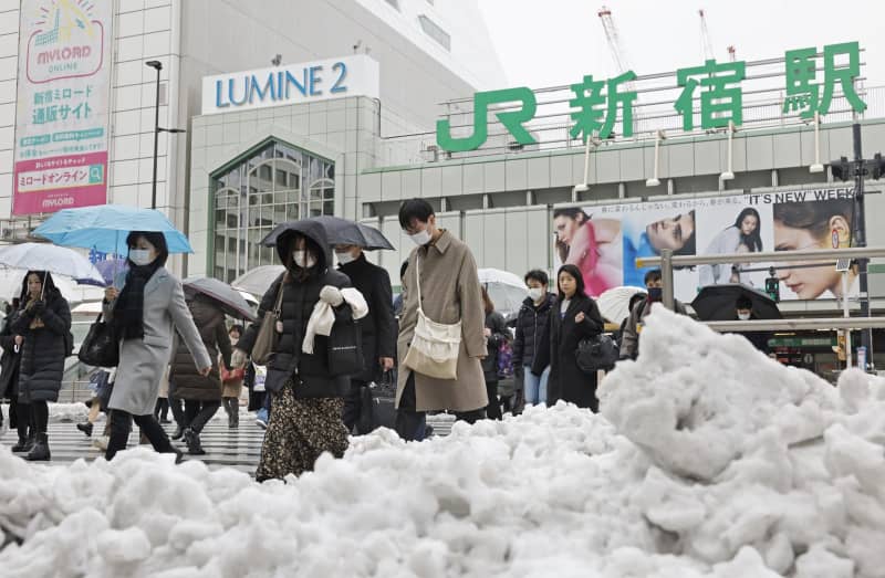 大雪、都内120人が救急搬送　交通機関の一部で影響続く