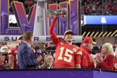 スーパーボウル、チーフス2連覇　NFL、49ersに競り勝つ