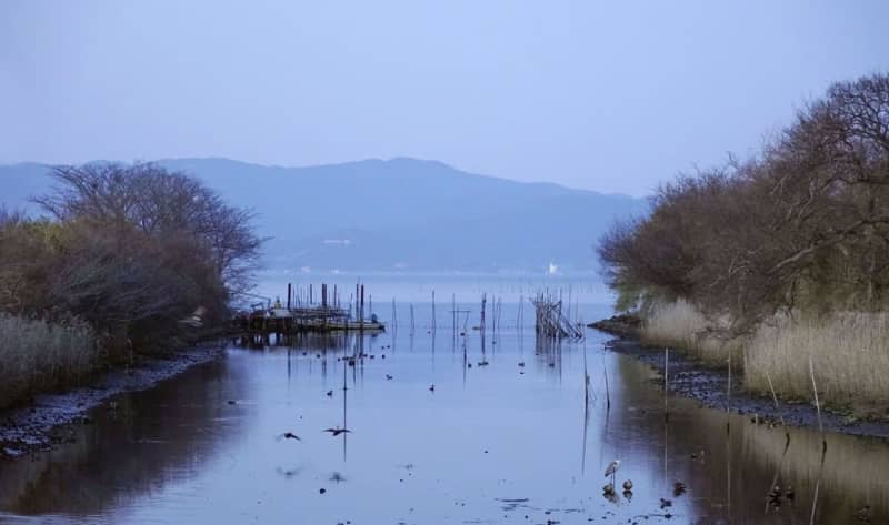 男子高校生、知人宅でトラブルか　浜名湖で遺体、複数人と滞在