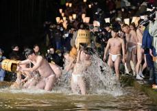 豊作願う最後の「蘇民祭」　岩手・奥州、千年続く