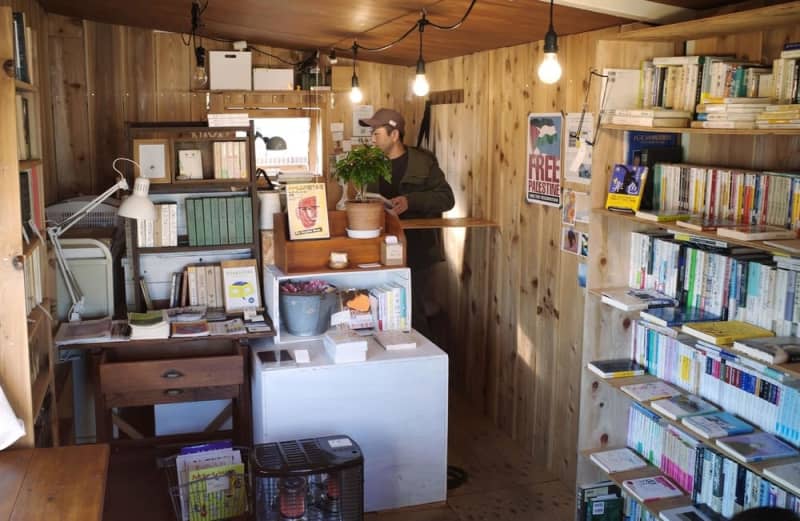 現役書店員が開く、コンテナ一つの本屋　「時間をかけて味わう」選書、宇都宮