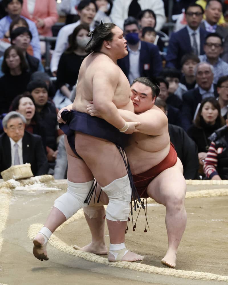 照ノ富士3連敗、苦しい4敗目　豊昇龍2敗、全勝で大の里ら