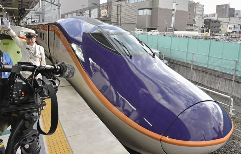 山形新幹線、新型車両がデビュー　E8系、東京間短縮