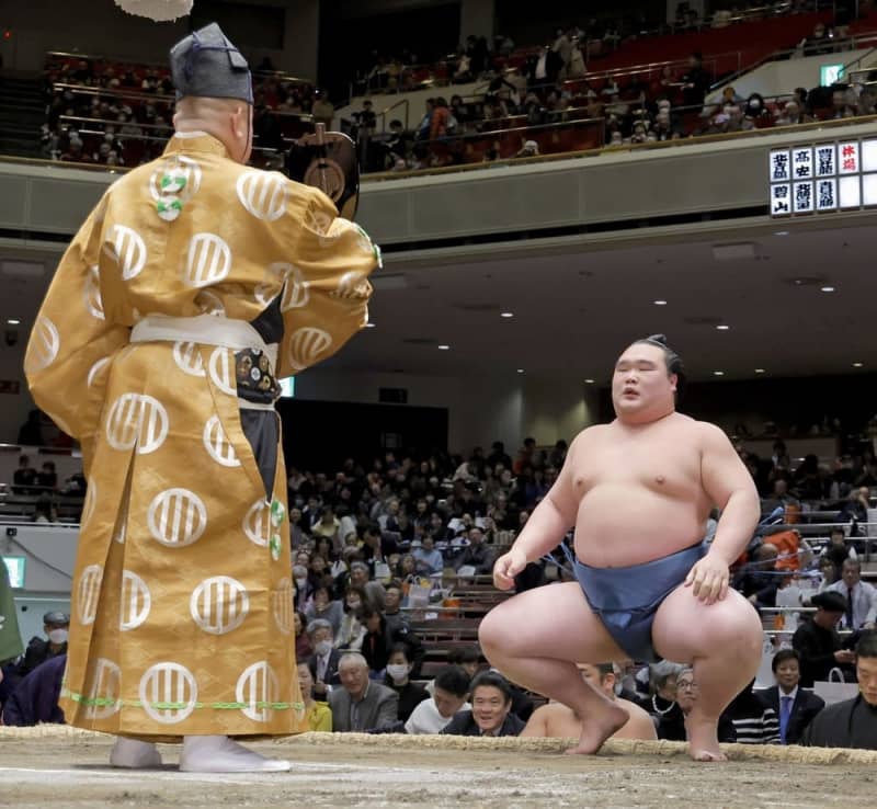 十両白熊が休場、春場所8日目　腰痛か、初土俵以来初めて