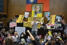 台湾ヒマワリ学生運動から10年　脱中国路線決定づけ、与党は評価