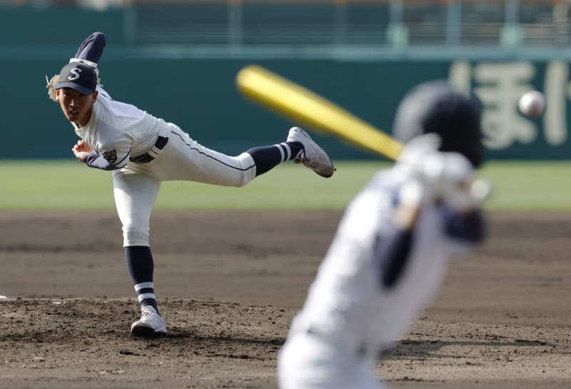 前回優勝の山梨学院が2回戦へ　選抜高校野球第3日