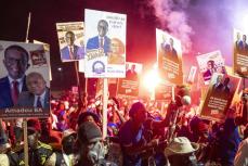 セネガルで大統領選投票　延期で一時政情不安も