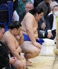 連続11勝大の里、新三役へ　「また上を目指して」