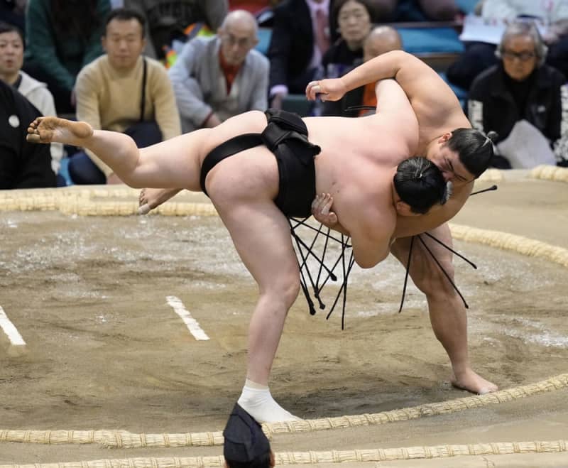 宮城野部屋が春場所終了　師匠代行は力士ねぎらう