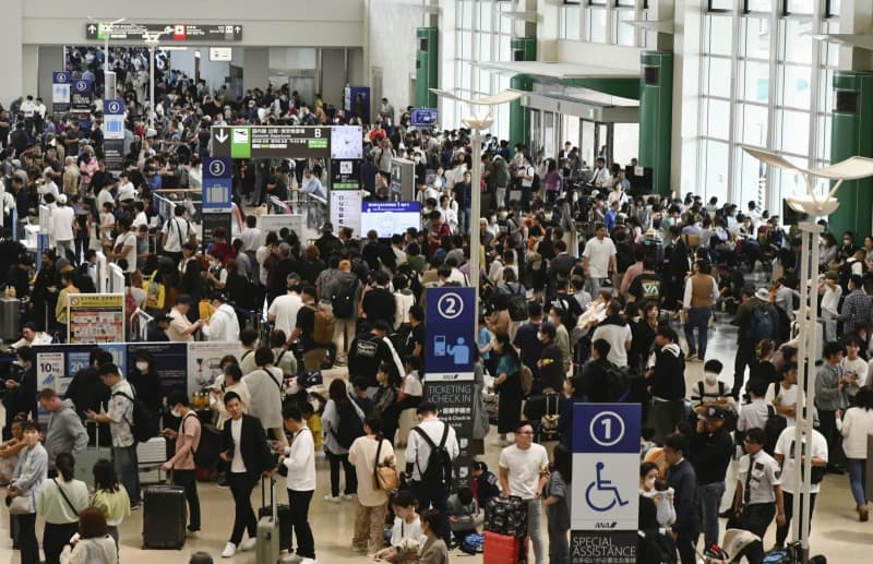 津波警報の沖縄、住民は高台避難　交通混乱、無線鳴り響く