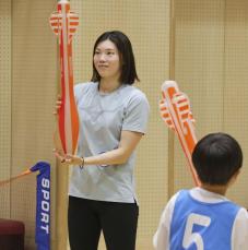 青木玲緒樹、パリ五輪で日本新を　競泳代表「狙っていく」