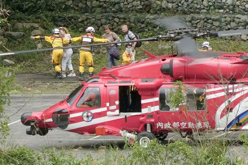 台湾地震72時間経過、9人捜索　600人孤立地域へ道路一部開通