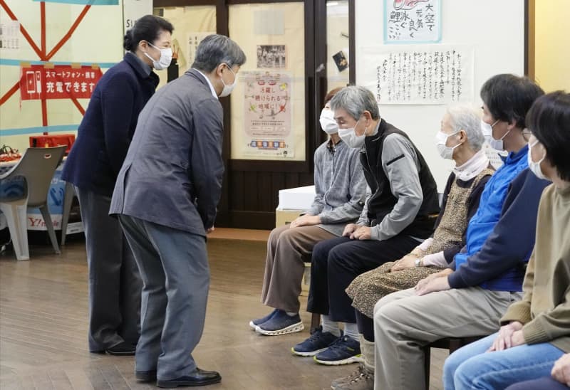 両陛下、2度目の能登訪問　地震被災者見舞う