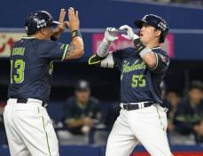 中5―11ヤ（18日）　村上、一回に2ラン