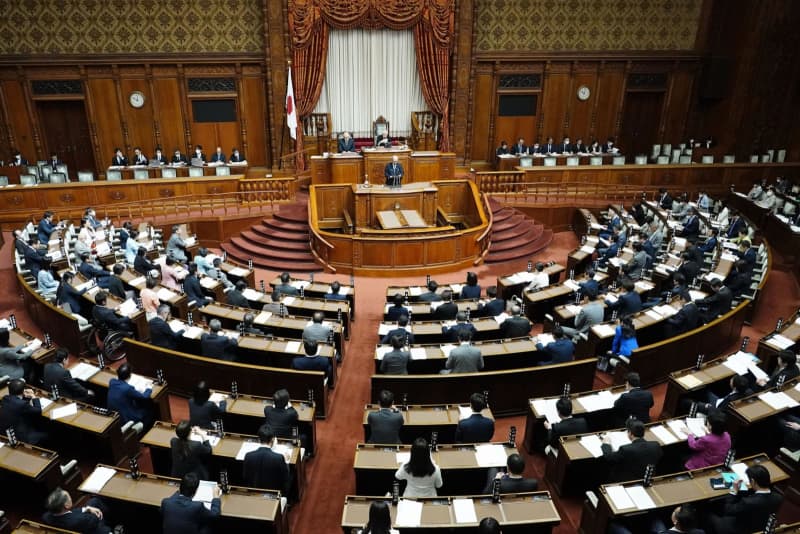 共同親権法案、参院審議入り　合意「強制」防止が論点に