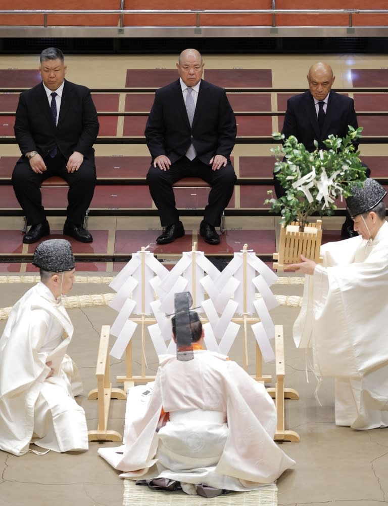 初日の協会あいさつで謝意　八角理事長、15日間完売に