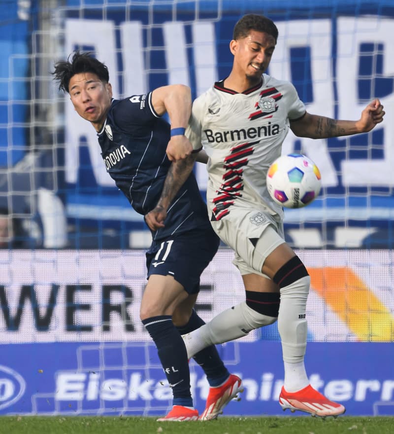 浅野、前半20分に退く　サッカーのドイツ1部