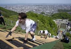 1600人が斜度37度に挑戦　札幌・大倉山ジャンプ台