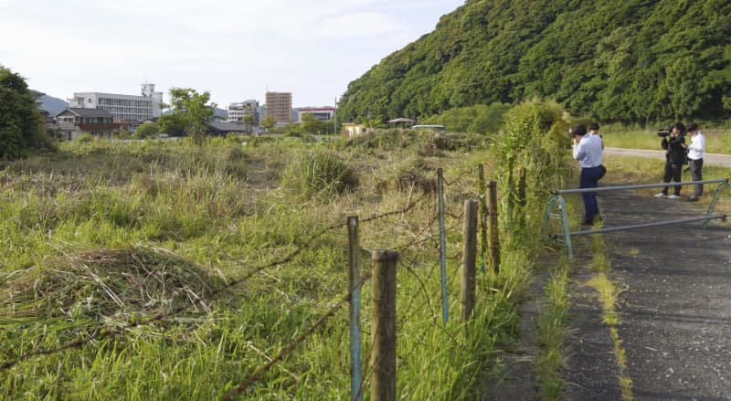 河川敷にロケットランチャー？　北九州、拳銃や手りゅう弾も