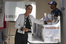 メキシコ初の女性大統領へ　現職後継の左派候補優勢