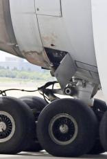 米貨物機会社を安全委が調査　エンジン不具合の緊急着陸