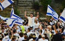 ユダヤ教の聖地「礼拝した」　イスラエル極右党首が発言