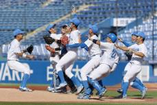 全日本大学野球、青学大が2連覇　決勝で早大を2―1破る