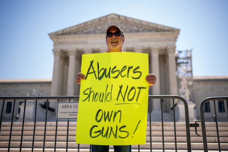 DV加害者の銃禁止は合憲　米最高裁、規制を支持