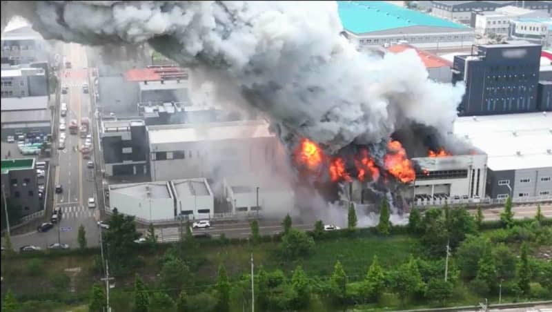 韓国で電池工場火災、22人死亡　ソウル近郊、中国人労働者ら