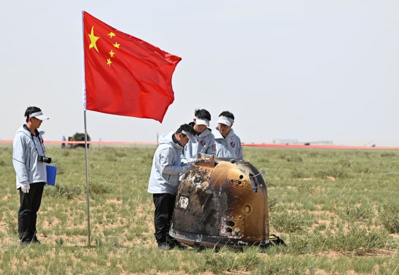 探査機帰還、月の裏側で試料採取　中国、宇宙開発で主導権狙う