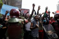 ケニアでデモ隊が議会突入　増税法案に反対、死者5人