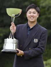 松山茉生、15歳で最年少V　日本アマゴルフ最終日
