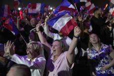 フランス総選挙、極右が大躍進　与党は第3勢力へ、7日決選投票