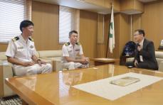 福井港に海自潜水艦、10年ぶり　幹部が市長と面会、7日一般公開