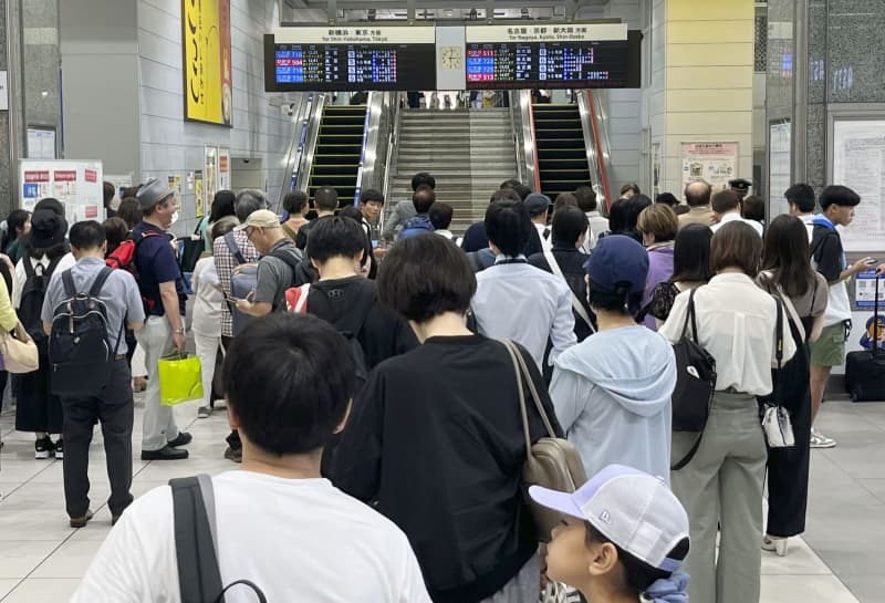 東海道新幹線、運転見合わせ　静岡―掛川間で停電
