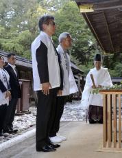 パリ五輪サッカー必勝祈願　和歌山熊野本宮で日本協会山本氏