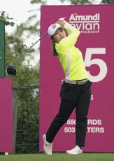 古江、65で単独首位　ゴルフのエビアン選手権