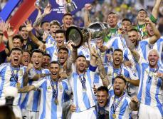 アルゼンチンが2連覇　サッカー南米選手権決勝