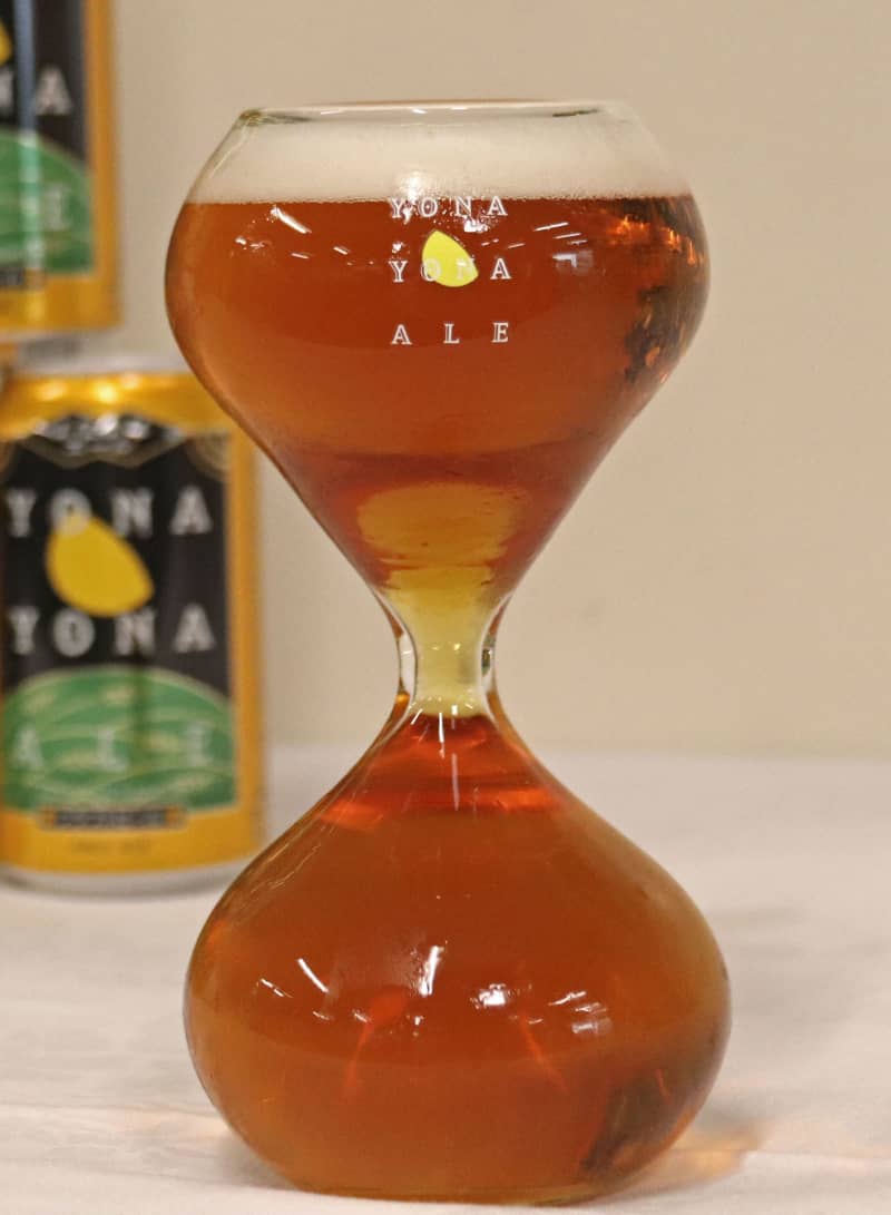 「飲みづらいビールグラス」開発　砂時計形、適量をゆっくり