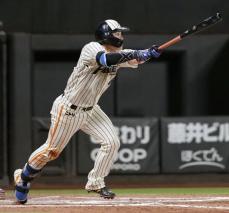 日5―4楽（16日）　日本ハム・田宮がサヨナラ二塁打