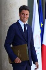 フランス首相辞任へ　当面職務続行、後任未定