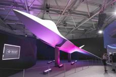 戦闘機開発「成長の機会」　英航空ショーで最新模型