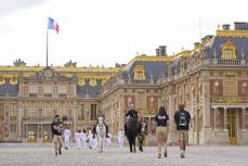 聖火リレー、ベルサイユ宮殿に　パリ五輪、世界遺産の会場