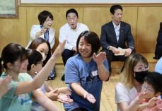 首相、児童発達支援施設を視察　「多様ニーズに対応」札幌