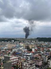 ネパールで民間機事故18人死亡　首都空港で離陸失敗、炎上