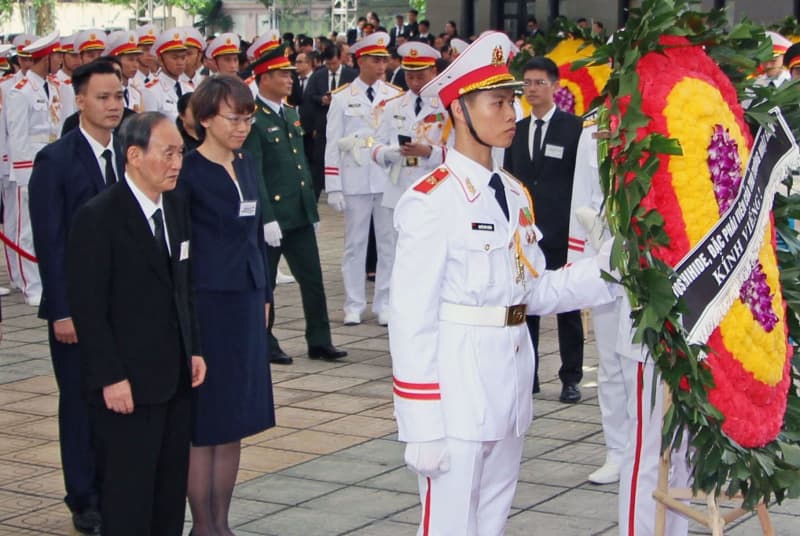 ベトナム最高指導者の国葬始まる　菅前首相らが追悼