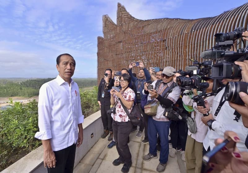 ジョコ大統領、新首都で初執務　インドネシア「ヌサンタラ」