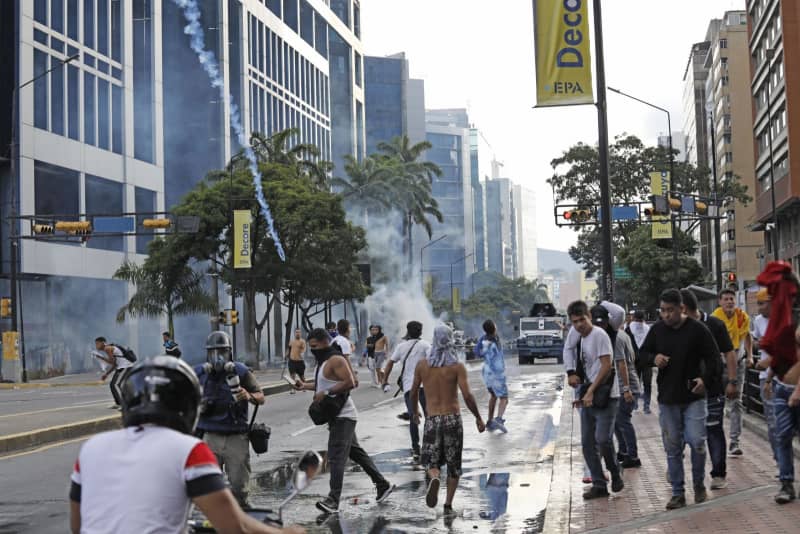 ベネズエラで大規模デモ　大統領選抗議、衝突も